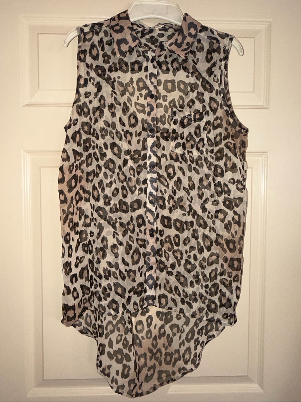Sleeveless Leopard Print Button-Front Blouse - Tan/Black